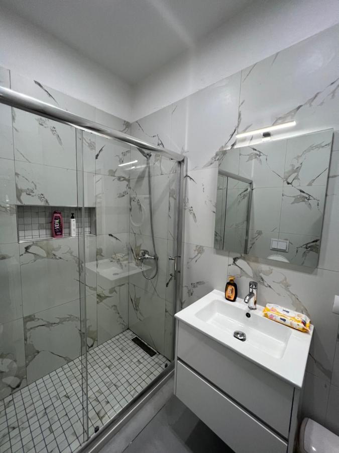 ティラナGersi'S Daily Apartamentアパートメント エクステリア 写真